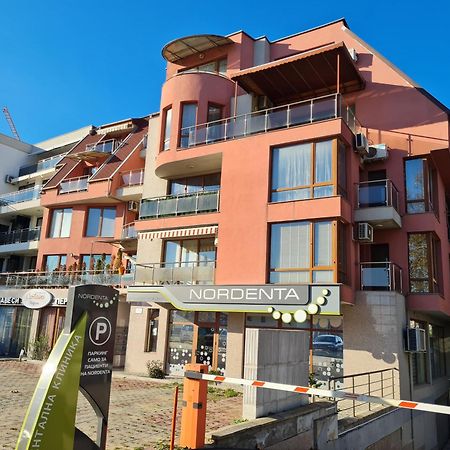 Black Sea Brееze Apartment Varna Exteriör bild