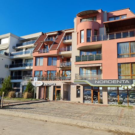 Black Sea Brееze Apartment Varna Exteriör bild