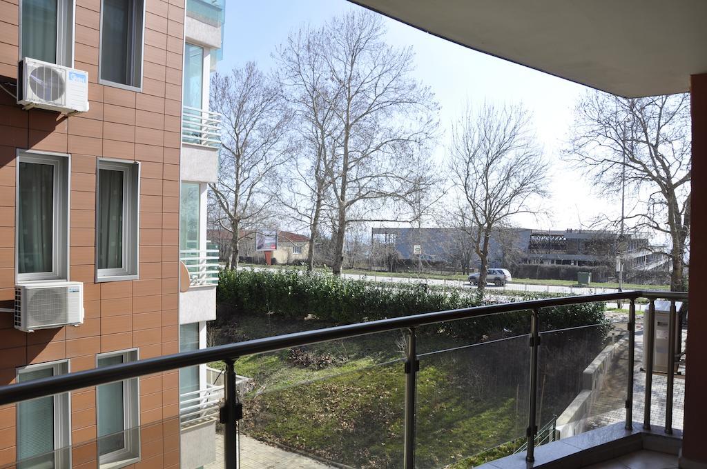 Black Sea Brееze Apartment Varna Exteriör bild