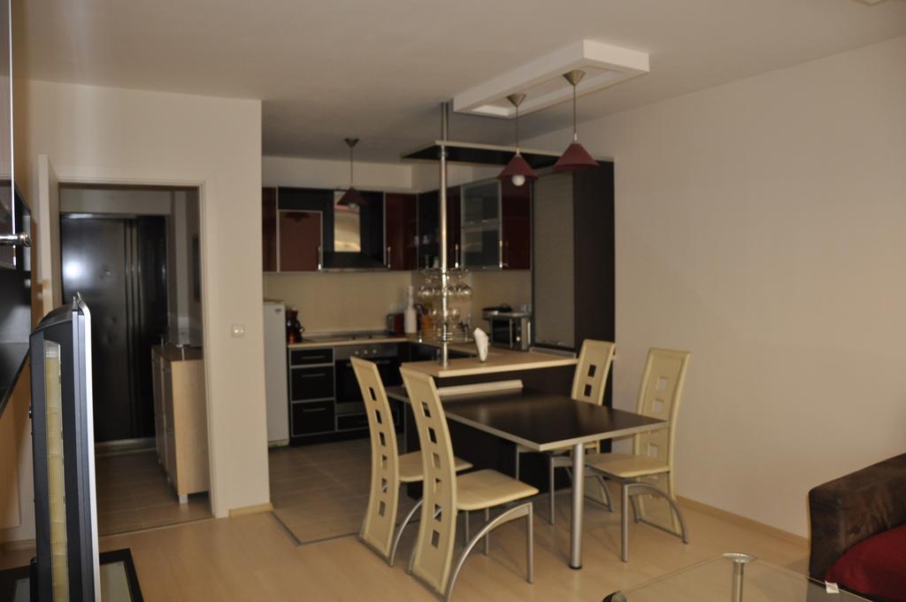 Black Sea Brееze Apartment Varna Exteriör bild
