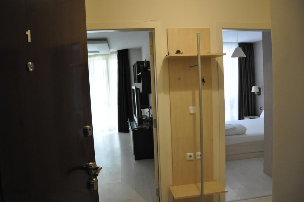 Black Sea Brееze Apartment Varna Exteriör bild